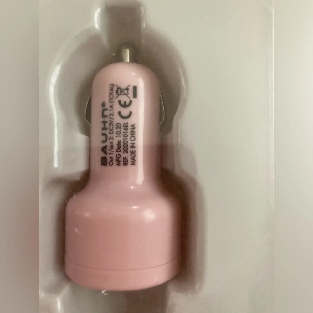 NWT Pink 2-Port USB Car Charger